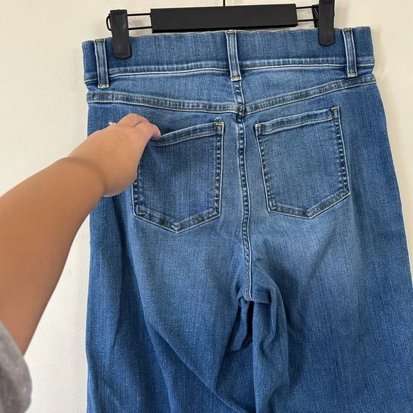 Spanx Seamed Front Wide Leg Jeans Vintage Indigo Size Medium - Picture 9 of 12